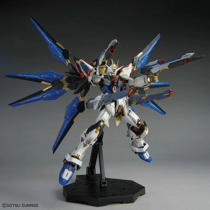 Bandai 1/100 MGEX STRIKE FREEDOM GUNDAM Plastic Model Kit ZGMF-X20A